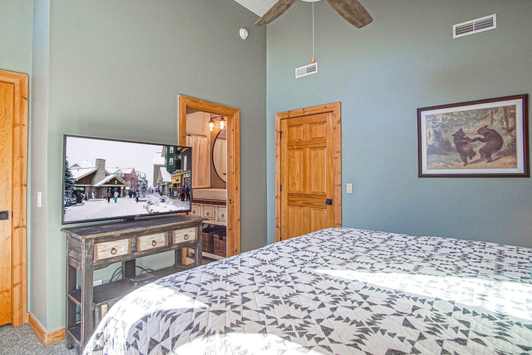 Room 5, Loggers Run 6, Five Bedrooms, Pocahontas