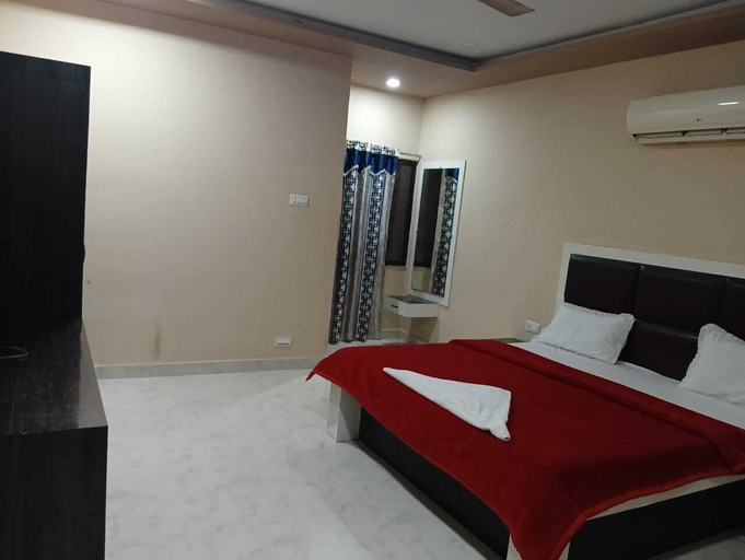 Room 5, The Bhuwan Heights Inn, Satna