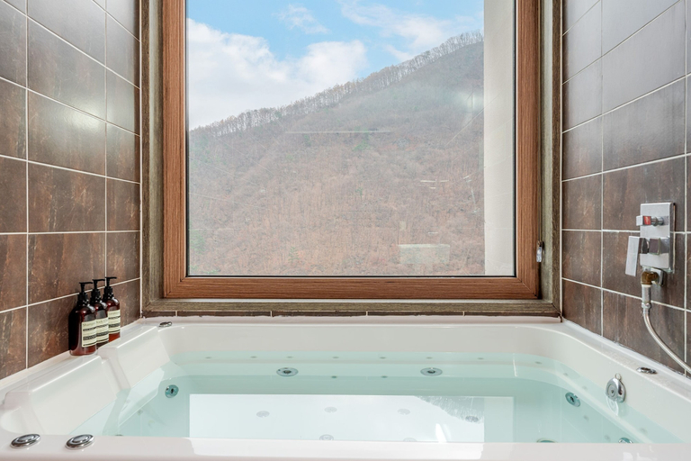 Room 3, Gapyeong Meongstay Pension, Gapyeong