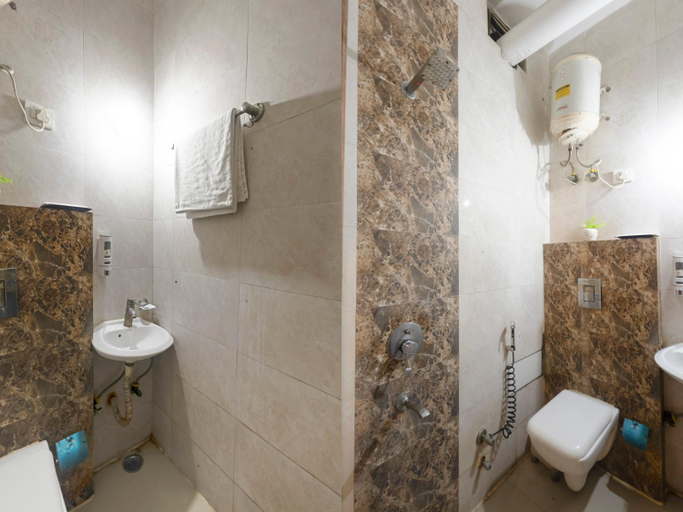 Bathroom 4, Hotel City Lite, Delhi