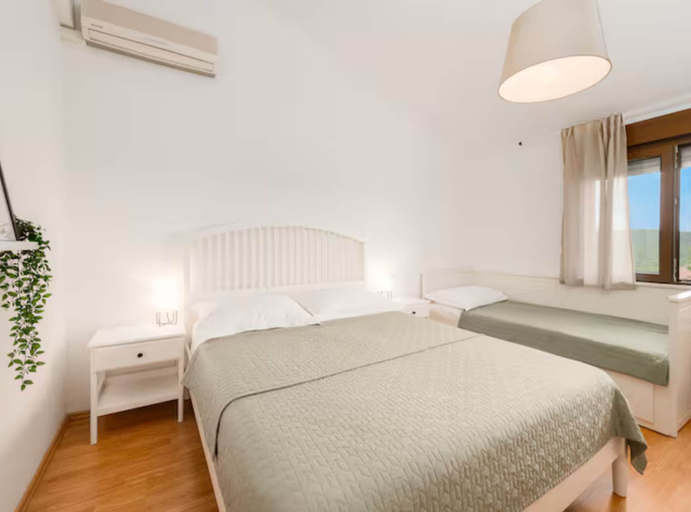 Room 4, Villa Mima Pool Retreat, Lovreć