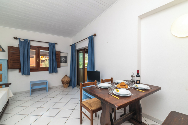 Dining 5, Trilo Super Standard 205 Ginepro, Olbia-Tempio