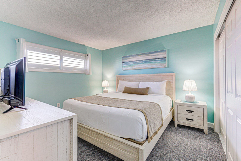 Room 2, 0506 Seaside Escape by Atlantic Towers, New Hanover