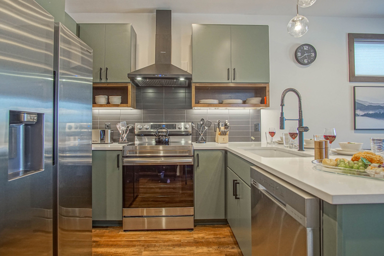 Private kitchen 5, 3 Br: Sanctuary 185 at Snowshoe, Pocahontas