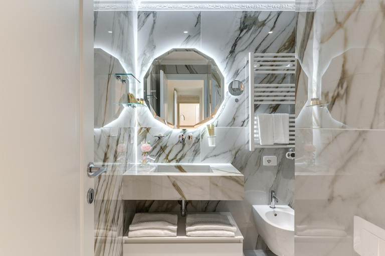 Bathroom 5, Spanish steps Oasis Suites, Rome