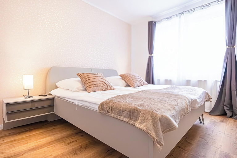 Room 2, Ideal 2BR 1LR Apt for 6P Donaustadt, Wien