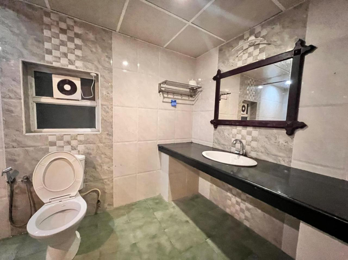 Bathroom 3, Palm Beach Resort, Alleppey, Alappuzha