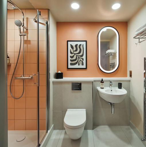 Bathroom 3, Master Cannon, London