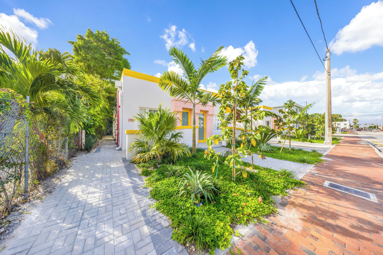 Property grounds 4, El Jardin Inn, Miami-Dade