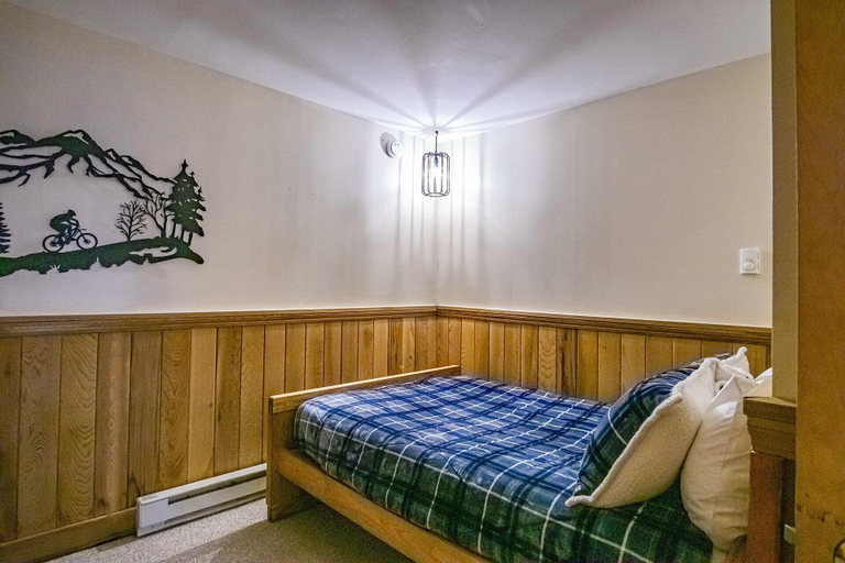 Room 5, Luxury Fall Escape North Westridge 111, 6BR, Pocahontas