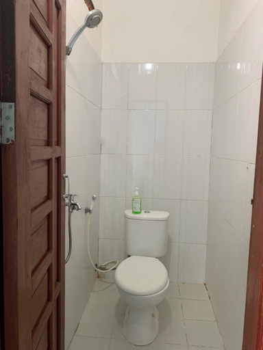Bathroom, Monita Guest House Syariah, Samarinda