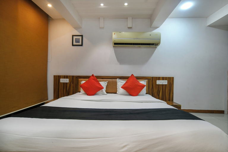 Room 3, The Cliff Hotel, Indore