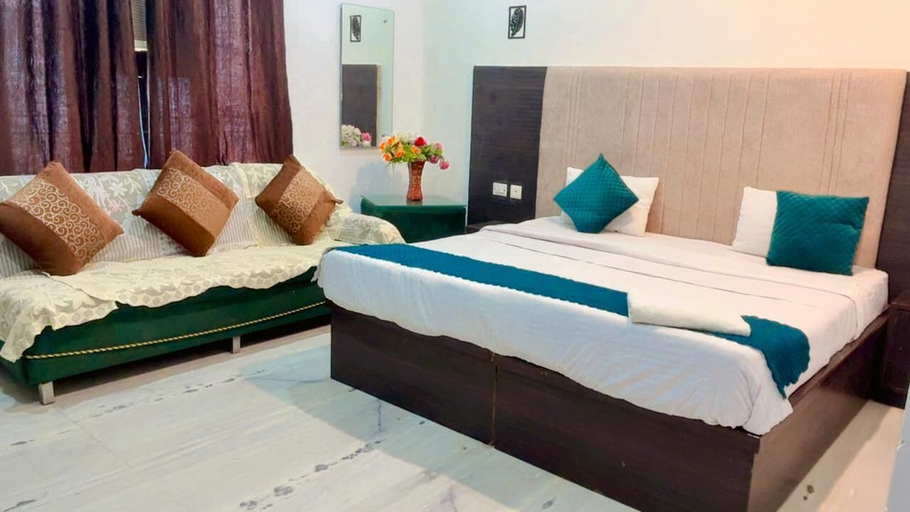 Room 2, Hotel Taj Signature, Agra
