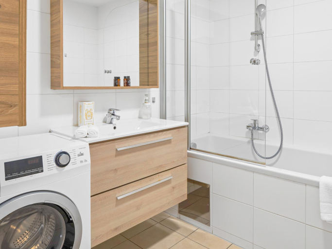 Shower 2, Modern City Apartment near Vienna Central Station, Wien