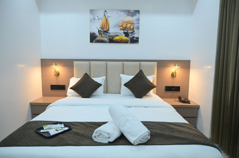 Room 2, Hotel City Center Executive Magarpatta, Pune