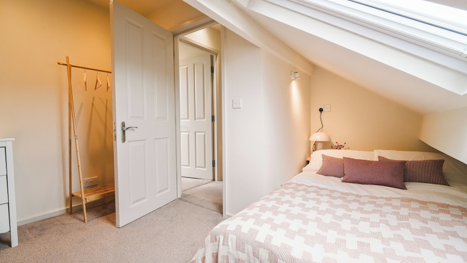 Room 4, Crookes Gem with Garden & Alpacas Nearby, Sheffield