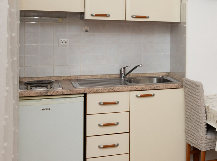 Others 5, Apartments Sea Line, Blato