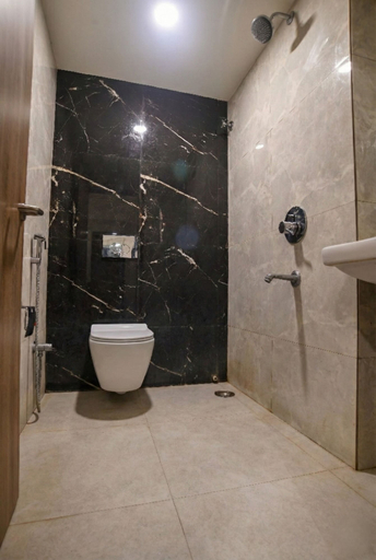 Bathroom 5, The Cliff Hotel, Indore
