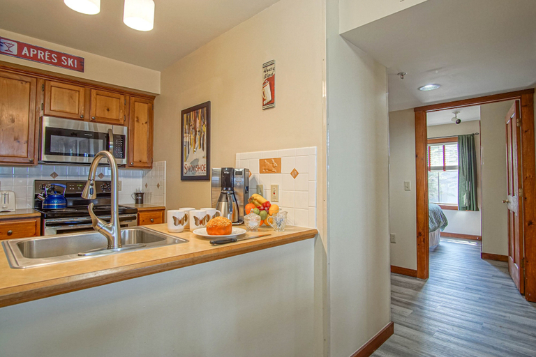 Food & Drinks 4, Rimfire 151- 152 Unique 2 Br Condo, Pocahontas