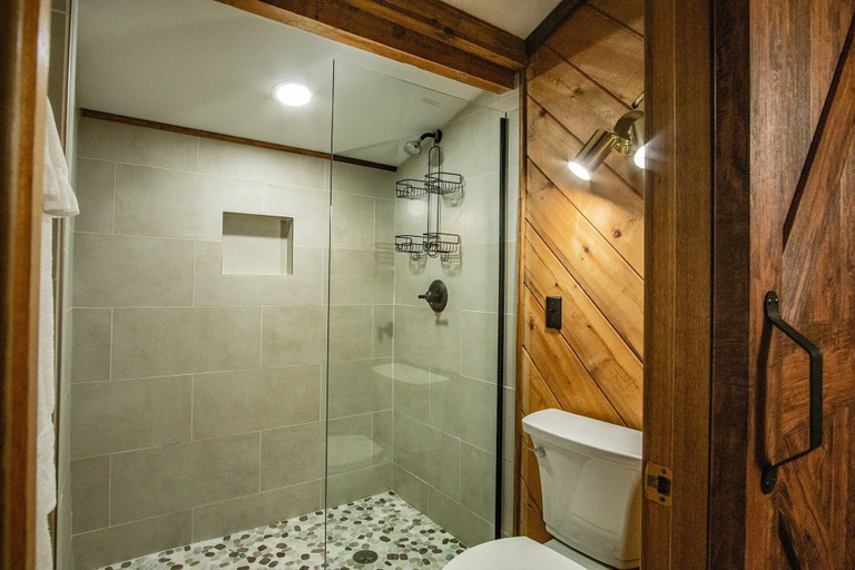 Bathroom 2, Luxury Fall Escape North Westridge 111, 6BR, Pocahontas