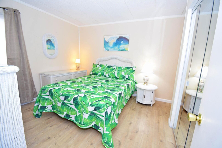 Room 3, Shore Lea 102 1 Br condo by RedAwning, Worcester
