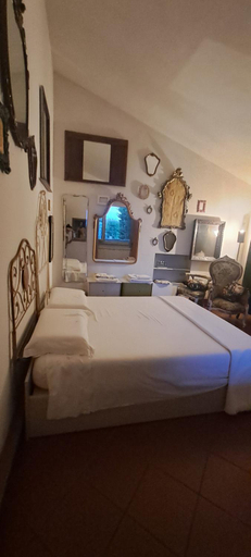 4, Villa Atlantica B&B, Brescia