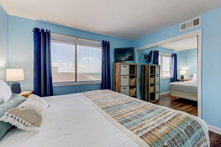 Room 4, 0601 Seaclusion by Atlantic Towers, New Hanover