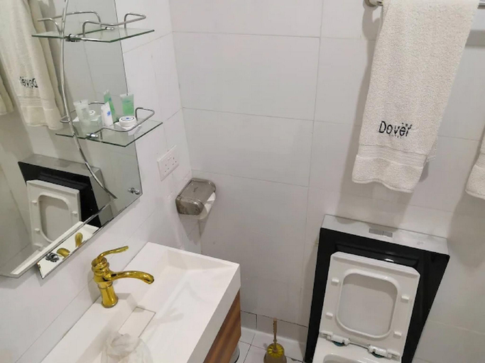 Bathroom, Dover Hotel Ikeja, Ikeja
