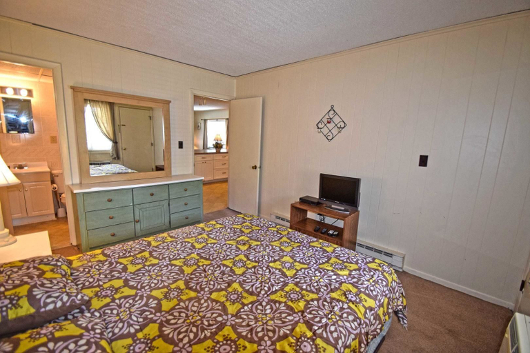 Room 5, Severn I 208 3 Br condo by RedAwning, Worcester