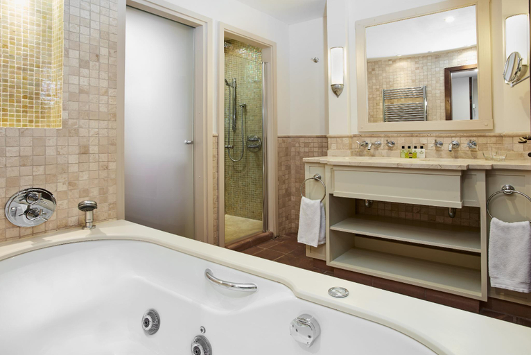 Bathroom 5, Caleia Mar Menor Golf & Spa Resort, Murcia