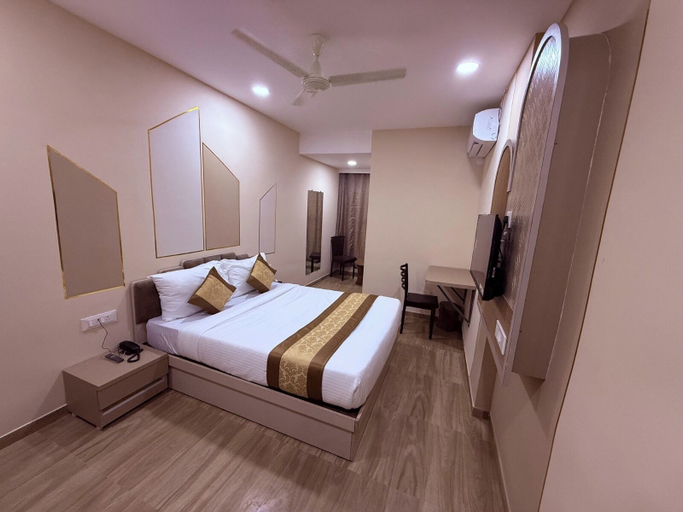 Room 4, Hotel Melody Ghodbunder, Thane