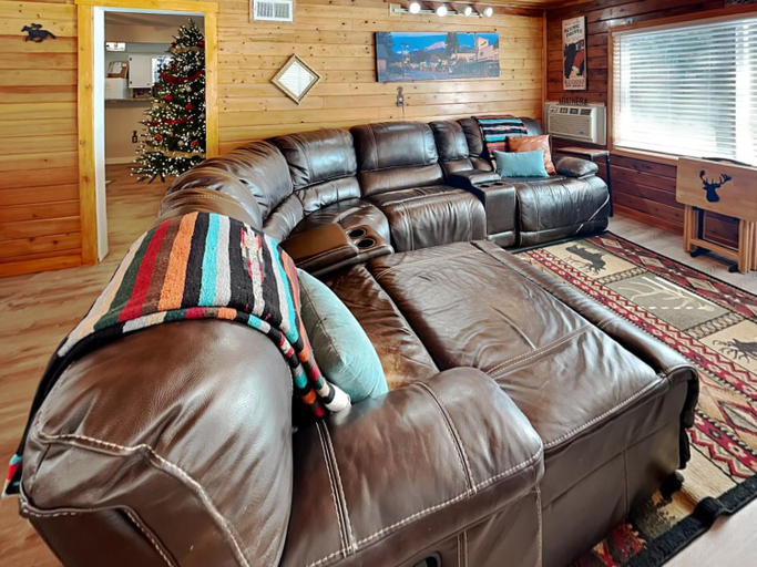 Others 5, The Elk Meadow Cozy Cabin, Lincoln