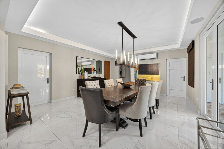 Dining 5, Casa Lotus