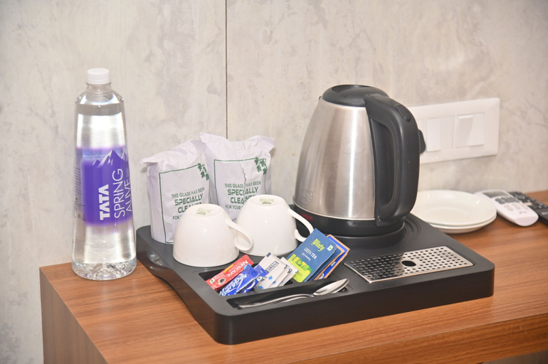 Room 5, AARUSH HOTEL & RESORT, Nainital