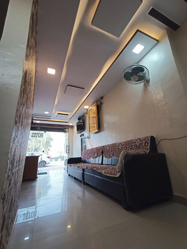 Lobby sitting area, Brajrani Hotel, Datia