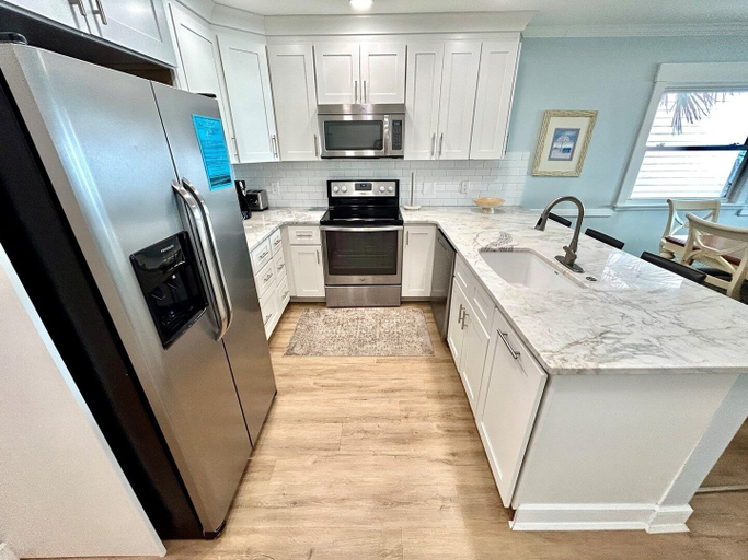 Private kitchen 2, Boston Commons 102 3 Bedroom Condo by RedAwning, Horry