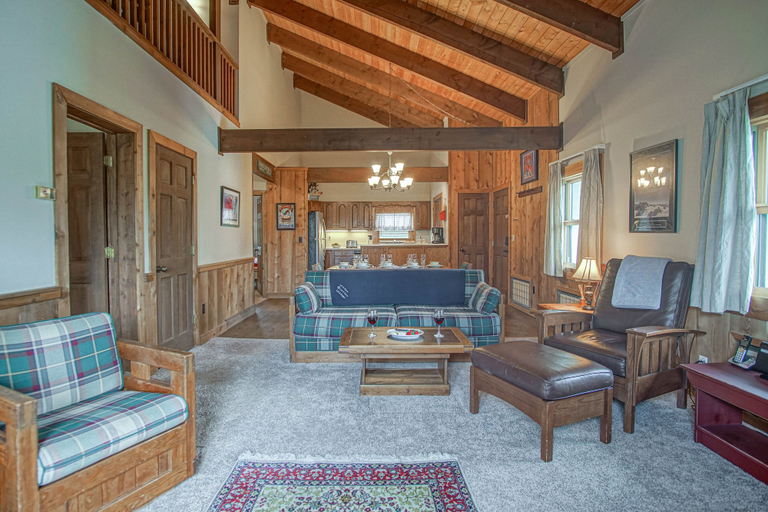 Living area 4, Whistlepunk #12: 4 Bedroom, 3 Bath: Slope Side, Wood Fireplace, Pocahontas