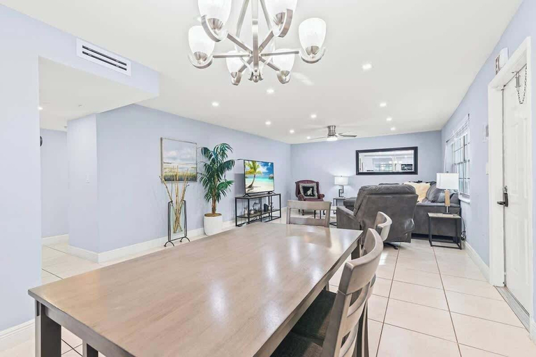 Interior 4, Colonial Manor Condos - Fort Lauderdale, Broward