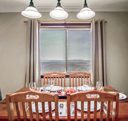 Room 5, Summit 304b 3 Bedrooms 2 Full Baths, Pocahontas