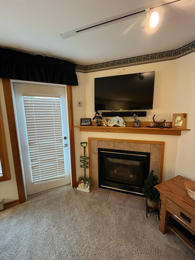 Interior 2, Camp 4 #7: 2 Bedrooms, 2.5 Baths: Slope Side, Gas Fireplace, Pocahontas