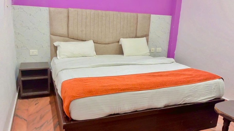 Room 5, Hotel Taj Signature, Agra