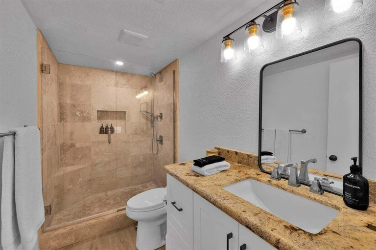Bathroom 3, Sunny Desert Escape, Riverside