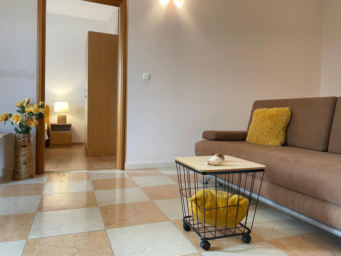 Others 3, Apartmani Zeneral I, Novalja