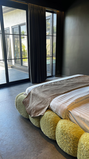 Room 5, Finding Life House By Jumbo Holidayz, Thane