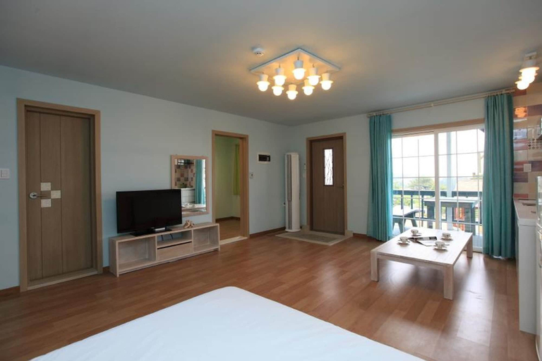 Bedroom 2, Jeju Olle Provence Pension, Jeju