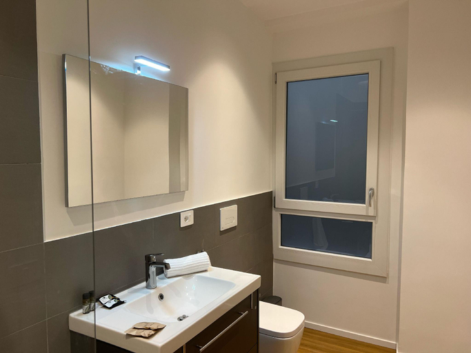 Bathroom 3, Near Vatican, Irnerio 47 Guest House, Roma