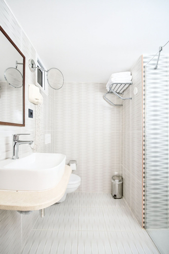 Bathroom 4, White Country Villages Hotel, Antalya