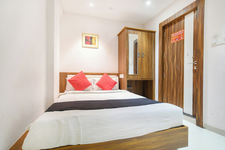 Room 4, The Cliff Hotel, Indore