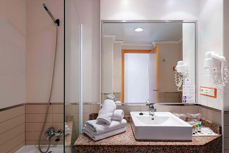 Bathroom 5, Moon Dreams Atlantic, Baleares