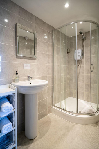 Bathroom 3, The George at Woolley, Wiltshire